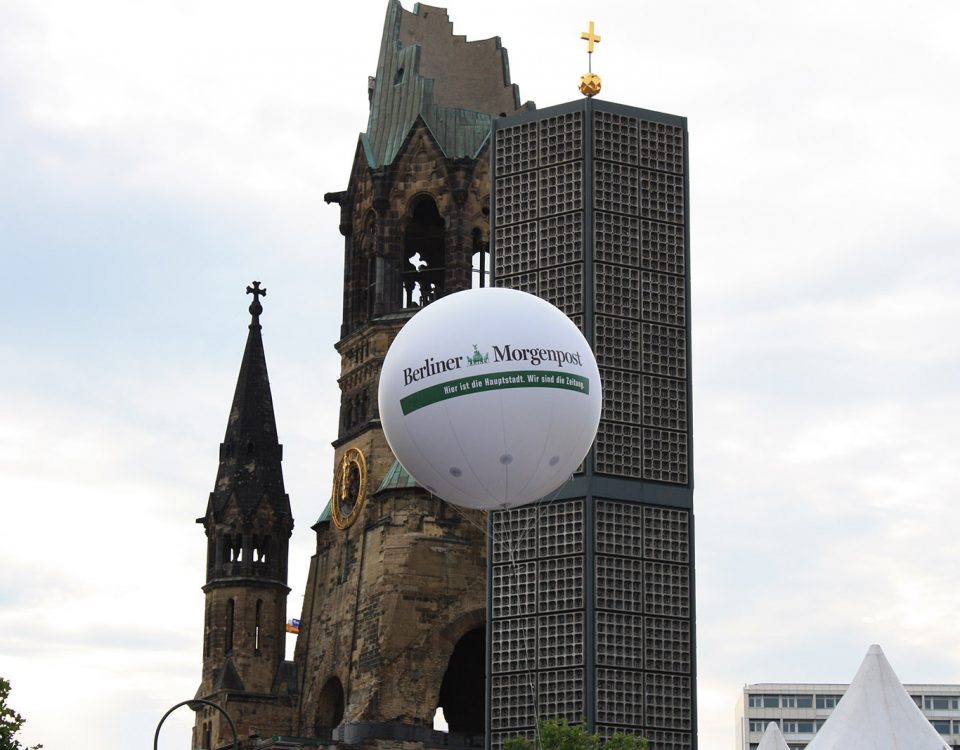 Messeballon für die Berliner Morgenpost - hier am Kurfürstendamm