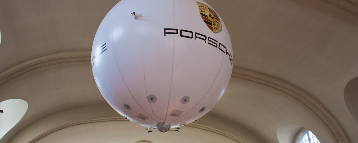 Sonderform Indoor Luftschiff für Porsche