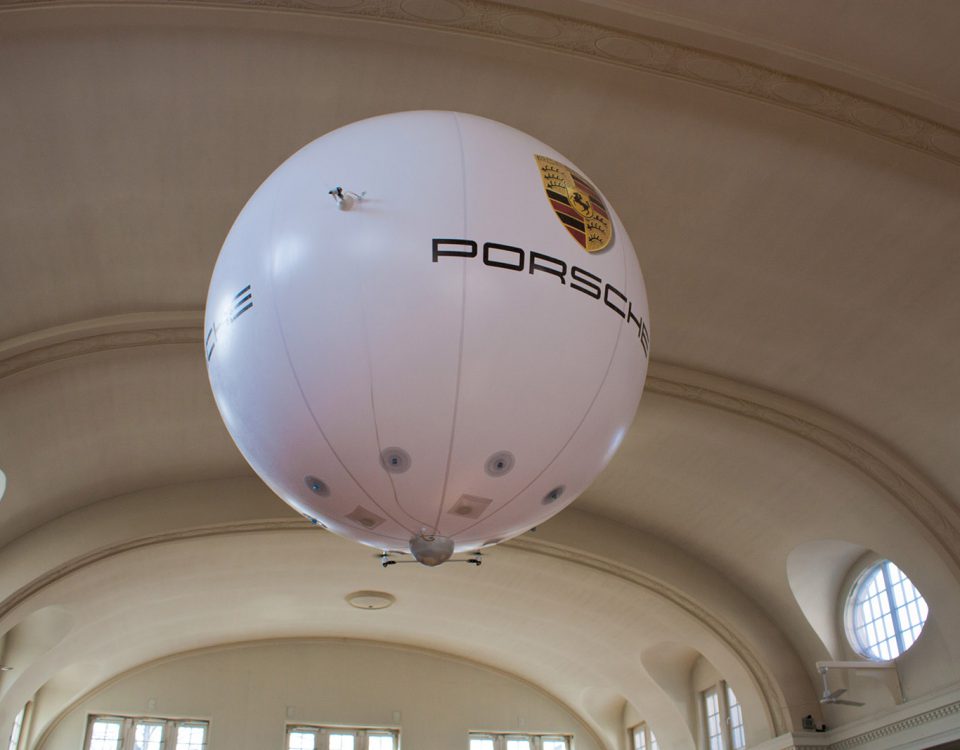 Sonderform Indoor Luftschiff für Porsche