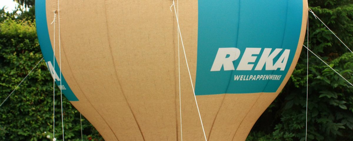 Hier haben wir für die Firma REKA einen Standballon in Form einer Glühbirne erstellt. Diese Art Werbematerial hinterlässt immer einen bleibenden Eindruck.