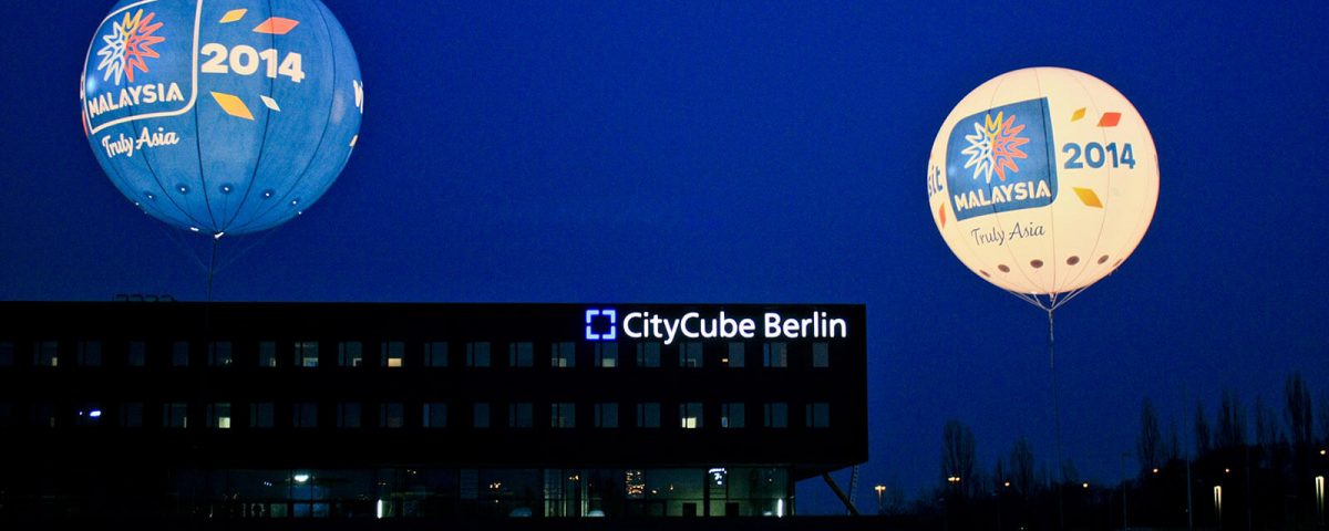 Leuchtballons für Malaysia, Eye-Catcher in der Nacht.