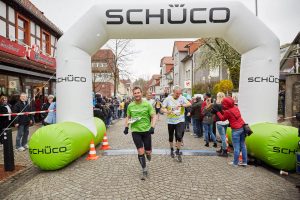 aufblasbarer Torbogen Schüco-Torbogen - Bei öffentlichen Sport-Veranstaltungen sind diese Torbogen ein tolles Werbemittel.