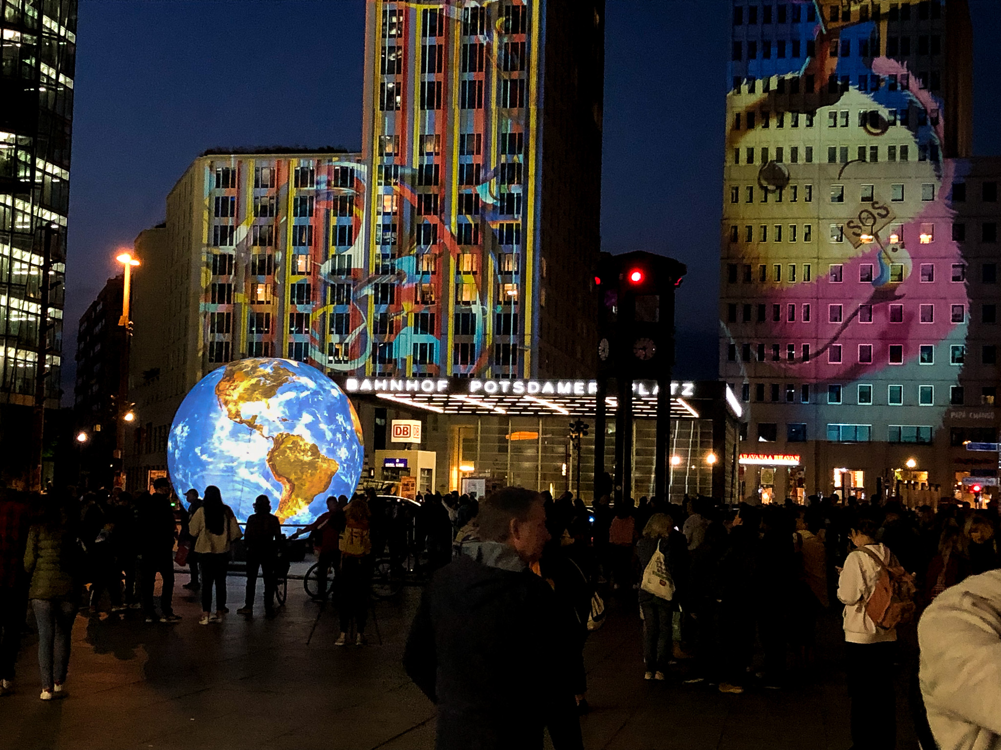 aufblasbare Globen Festival of Lights